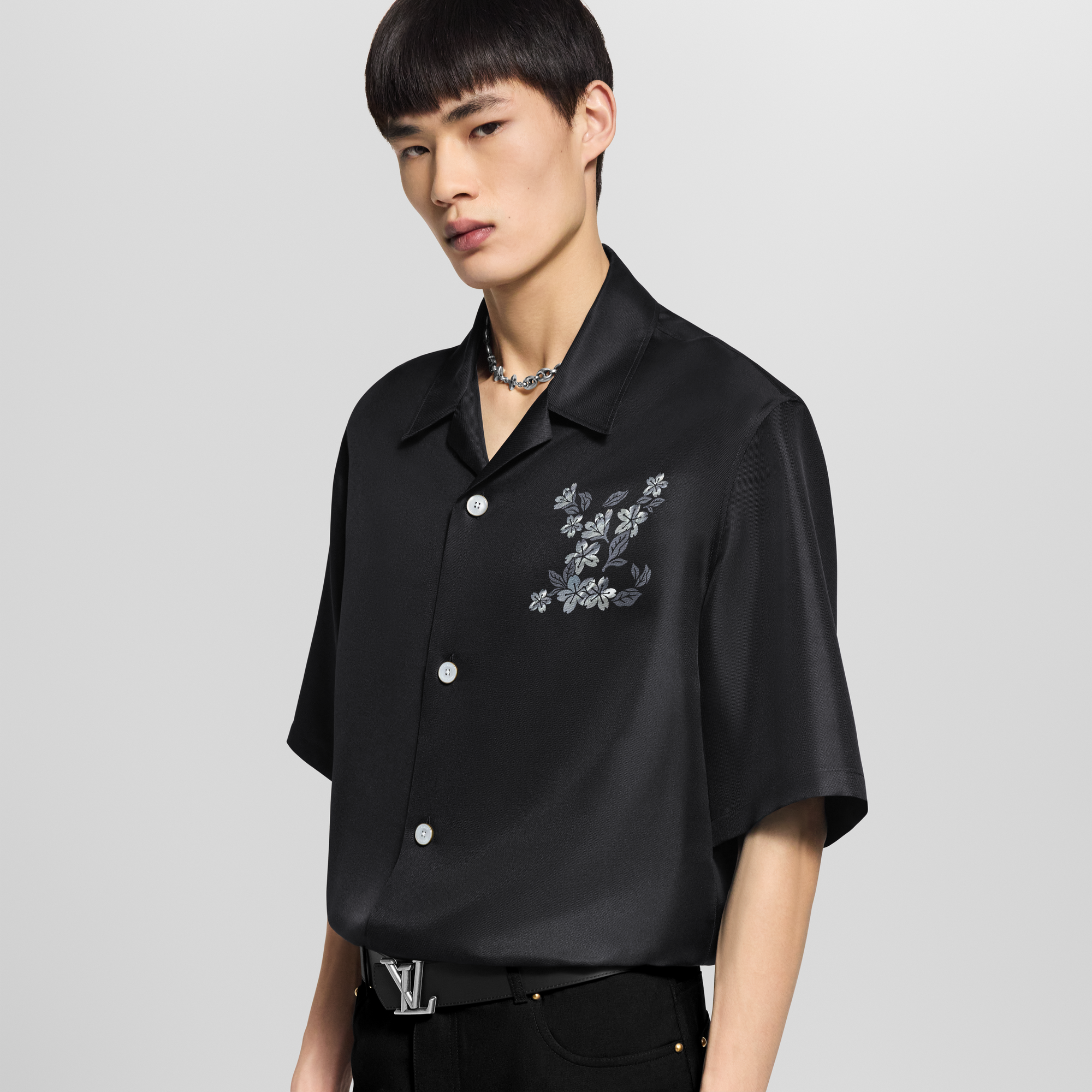 Áo Sơ Mi Lụa  in Đồ Nam's Trang phục Áo sơ mi collections by Louis Vuitton (Thu phóng sản phẩm)